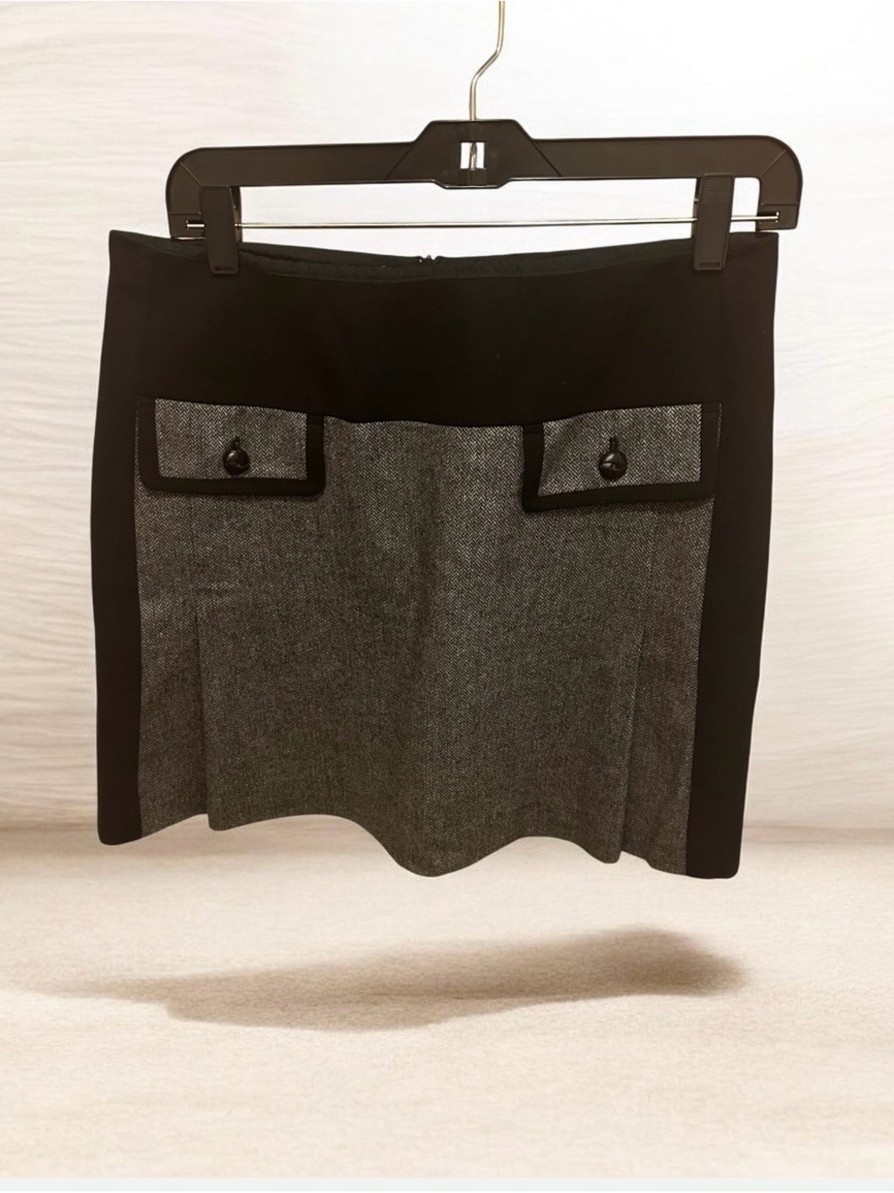Women's Two-Tone Black and Gray Pocket Skirt